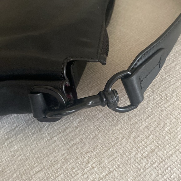 Etienne Aigner leather shoulder bag - Picture 6 of 16